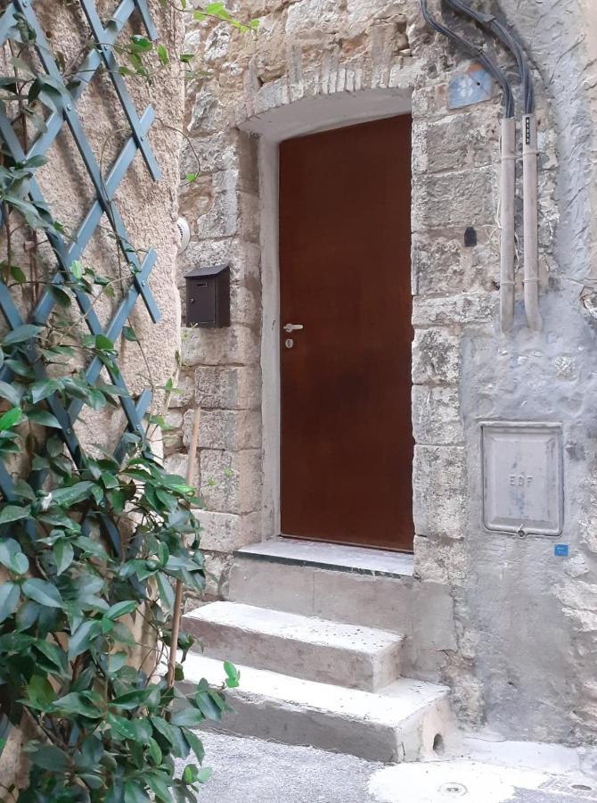 Vence... Un Gout D'ailleurs